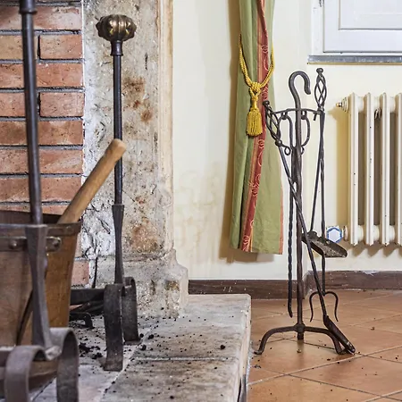 Lussuosa Dell'800 Con Piscina, Villa *